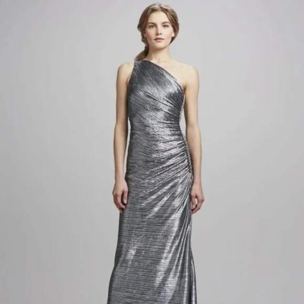 Laundry‎ by Shelli Segal Metallic Foil One-Shoulder Gown Silver Size 4